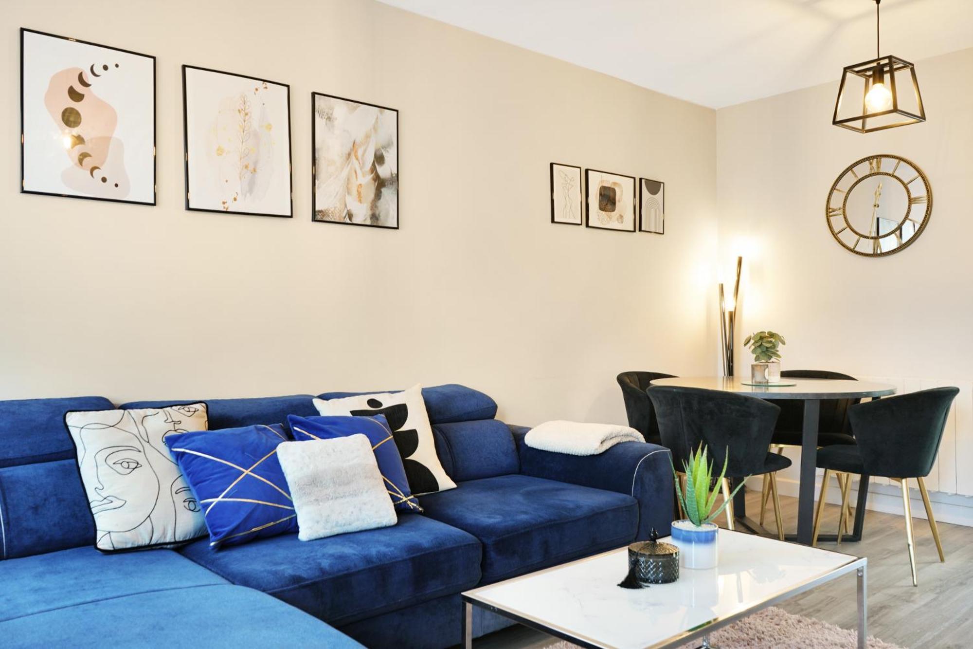 Cosy Corner In Aylesbury Near Stoke Mandeville Hospital & Town Centre With Private Parking Exterior foto